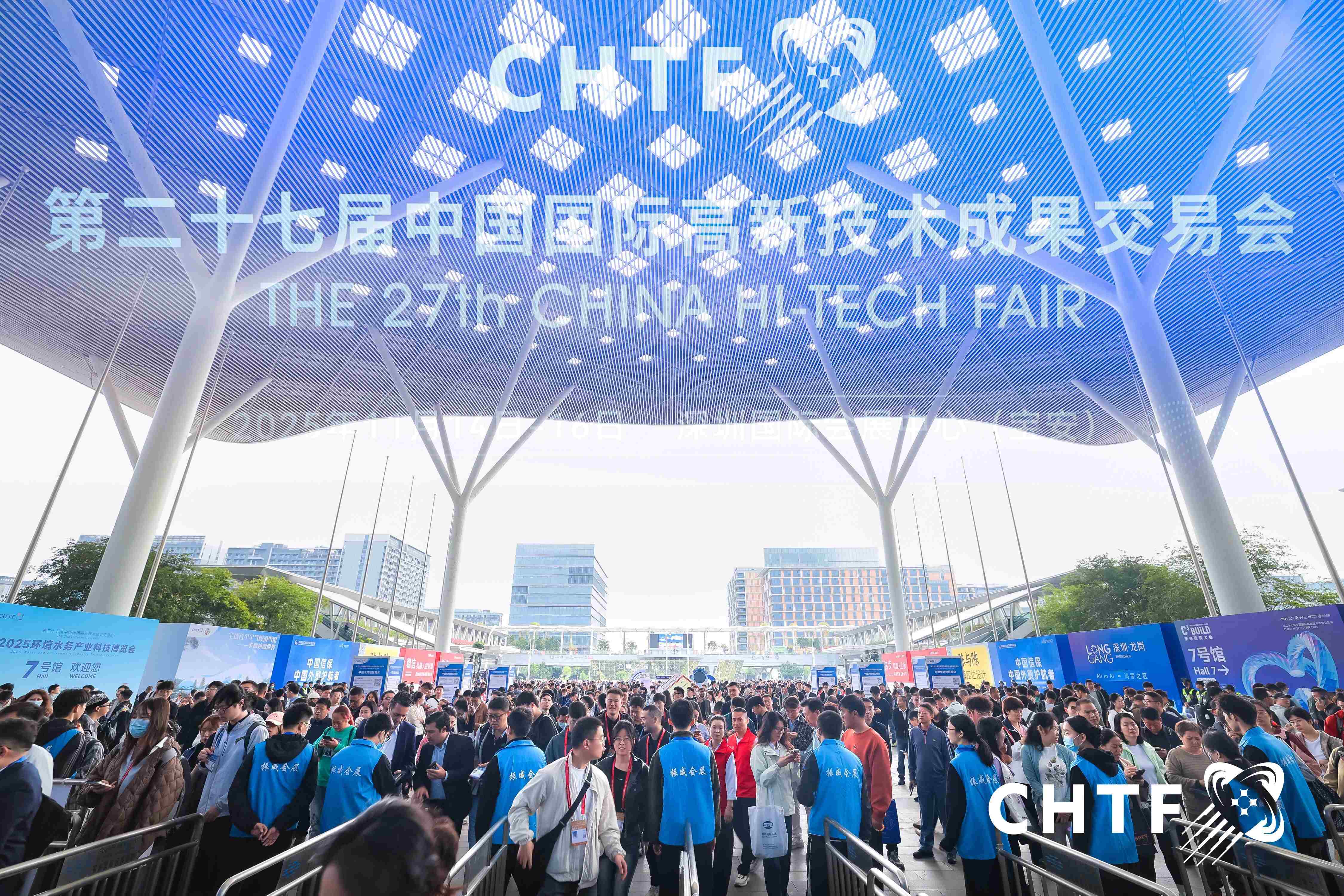 算力网 × 新型电网双向协同，液冷成为 AI 算力低碳刚需